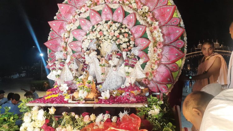 श्रीराधा वृन्दावन चंद्र की शोभायात्रा में उमड़ा जन सैलाव
