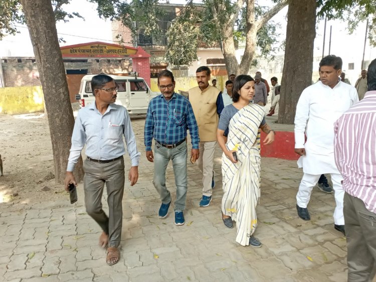 मुख्य विकास अधिकारी ने विकास खण्ड साण्डी में विभिन्न कार्यों का किया निरीक्षण