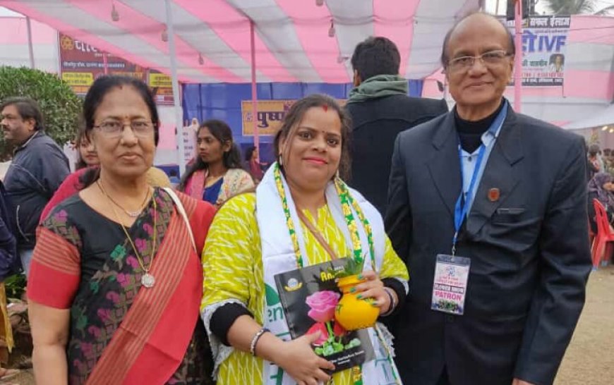 ফুলের প্রদর্শনীতে সম্মানিত লক্ষ্মী