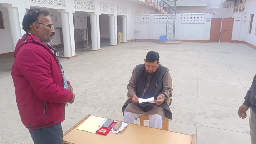 पुरवा के ग्राम प्रधान ने विधायक से सामुदायिक केंद्र व बरात घर की उठाई मांग