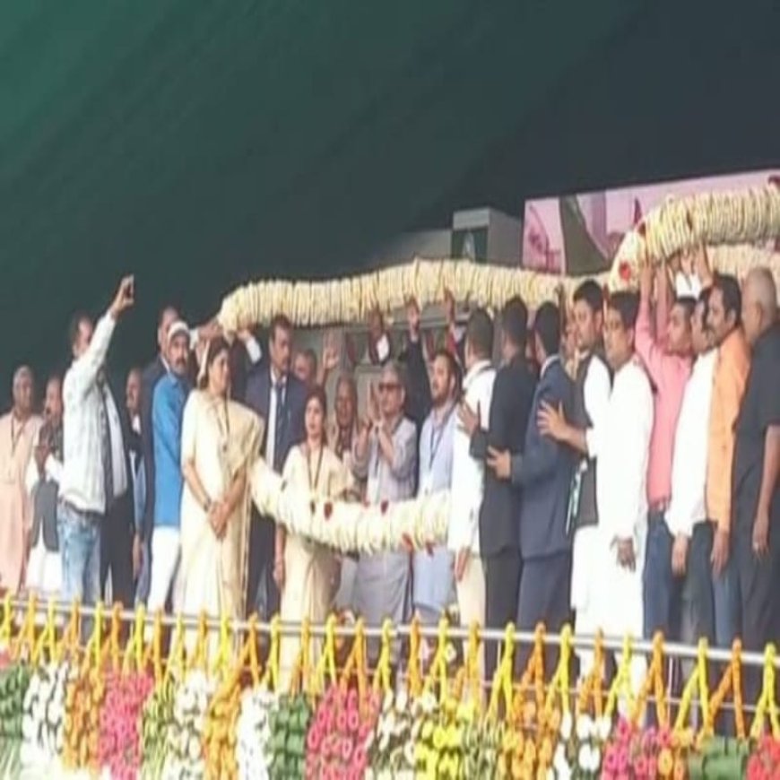 केंद्र की सत्ता से भाजपा को उखाड़ फेंकने का आह्वान