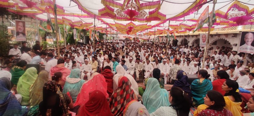मध्य प्रदेश सरकार ने पिछले 5 साल में 29281 सरकारी स्कूल बंद कर दिए, गरीब बच्चे पढ़ने कहां जाएंगे? : दिग्विजय सिंह