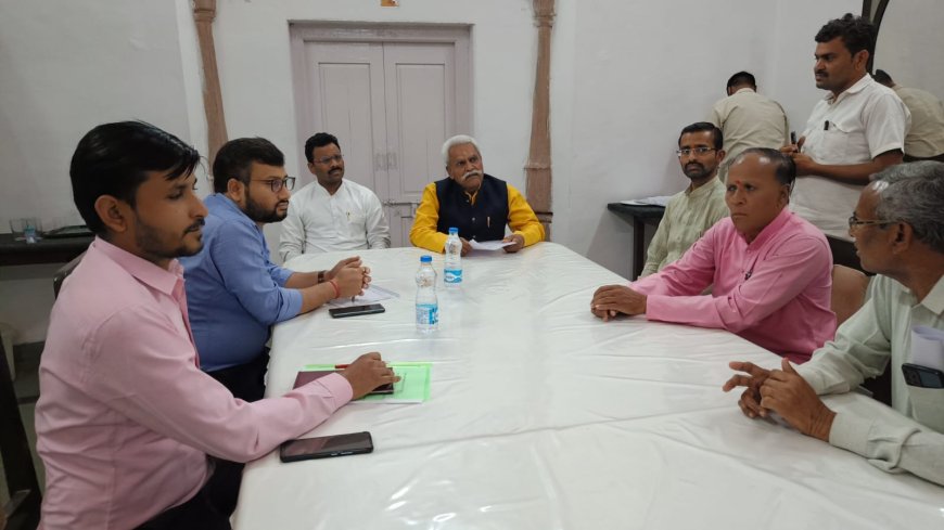 बैठक में विमुक्त, घुमक्कड़ एवं अर्द्धघुम्मकड़ जनजाति के समुदाय के हितलाभ के लिए शिविर लगाने के दिये गये निर्देश