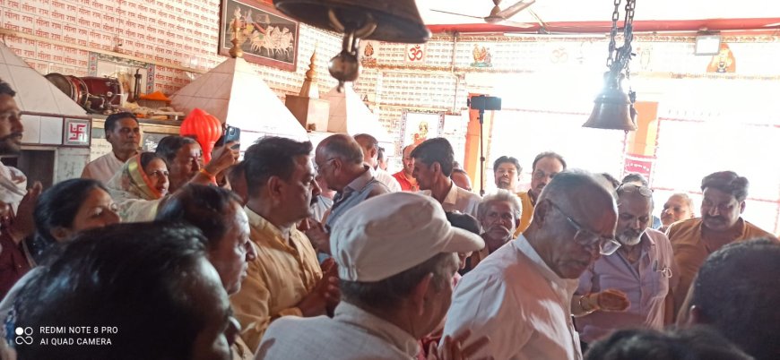 कर्नाटक में मिली जीत से कांग्रेस कार्यकर्ताओं में जश्न