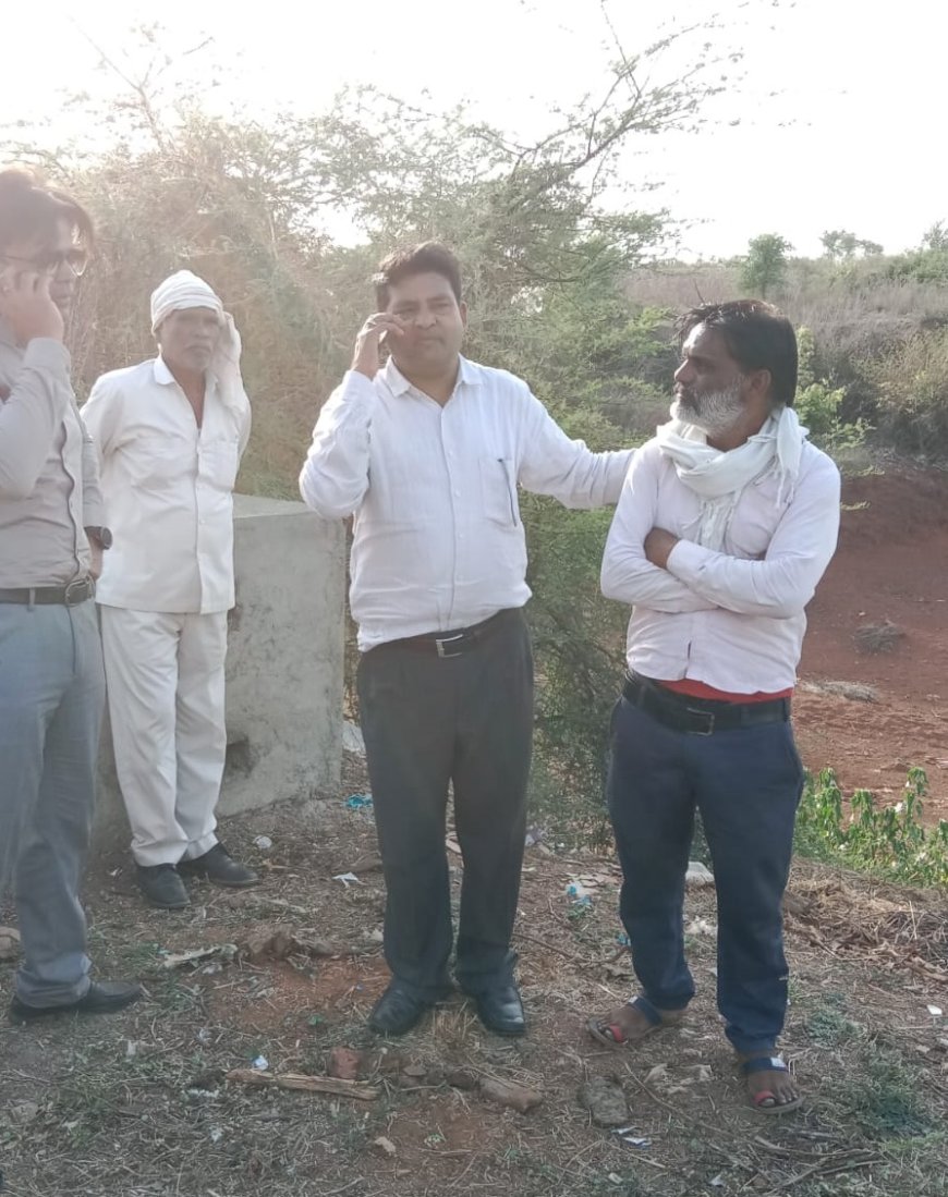 विद्युत कंपनी के लोहे के खम्बों को चोरी करते पाये जाने पर पुलिस में करायी गयी एफआईआर दर्ज