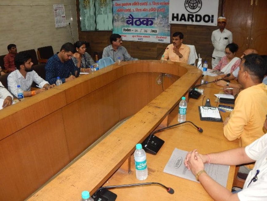 योगा दिवस पर नगर, तहसील, ब्लॉक और पंचायतों में कार्यक्रम होंगे: जिलाधिकारी