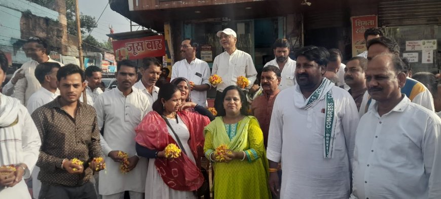 कांग्रेस ने किया आदिवासी दिवस पर निकली शोभायात्रा का स्वागत