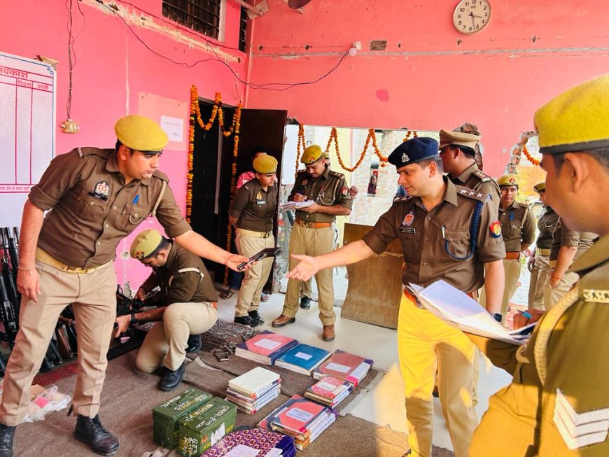 शाहाबाद कोतवाली का वार्षिक निरीक्षण, रजिस्टर मेंटेन न होने पर क्षेत्राधिकारी ने नाराजगी जताई