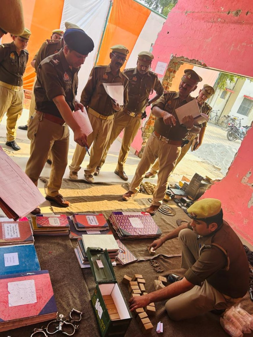 शाहाबाद कोतवाली का वार्षिक निरीक्षण, रजिस्टर मेंटेन न होने पर क्षेत्राधिकारी ने नाराजगी जताई