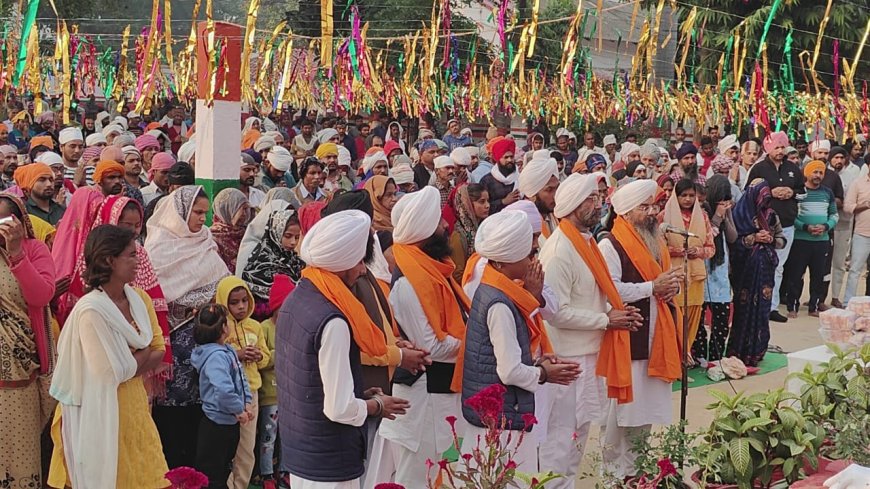 शाहजहांपुर जेल में महान समाज सुधारक, महान दार्शनिक व सिक्ख धर्म के संस्थापक गुरुनानकजी की 554 वीं जयन्ती धूमधाम से मनाई
