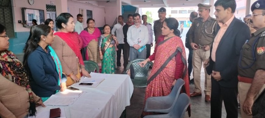 बीएलओ घर घर जाकर 18-19 आयुवर्ग के छूटे हुए मतदाताओं को जोड़ें:-आयुक्त