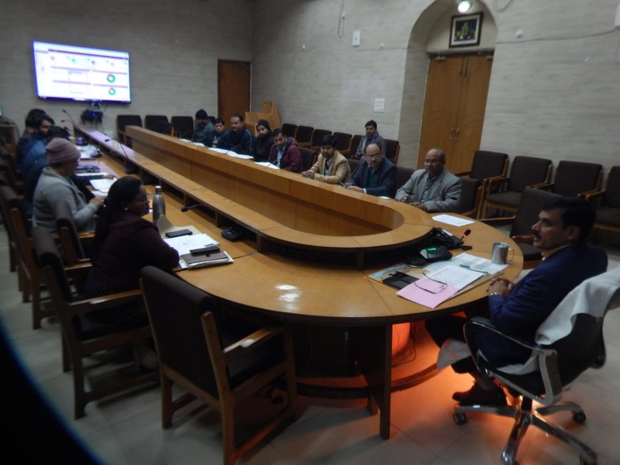 डैशबोर्ड पर खराब रैंकिंग वाले अधिकारियों की जवाबदेही निर्धारित होगीः-डीएम