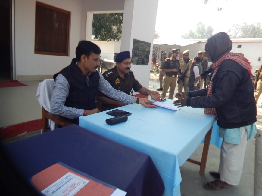 लेखपाल द्वारा घूस लेने की शिकायत पर होगी कड़ी कार्यवाही : डीएम
