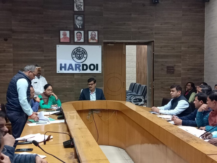 भरखनी के एआरपी के विरुद्ध कार्यवाही करने के डीएम ने दिये निर्देश