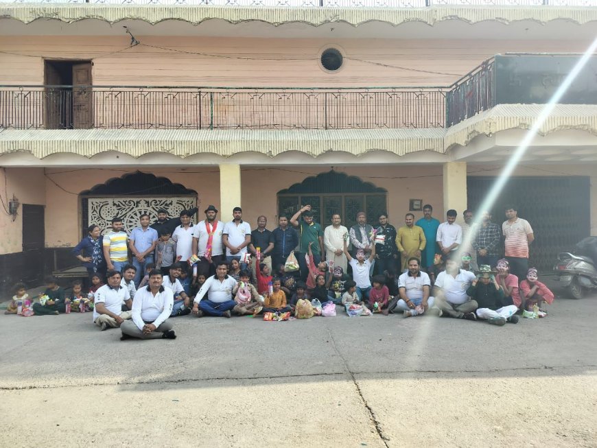निस्वार्थ सेवा संस्थान ने बच्चों के साथ मनाई होली