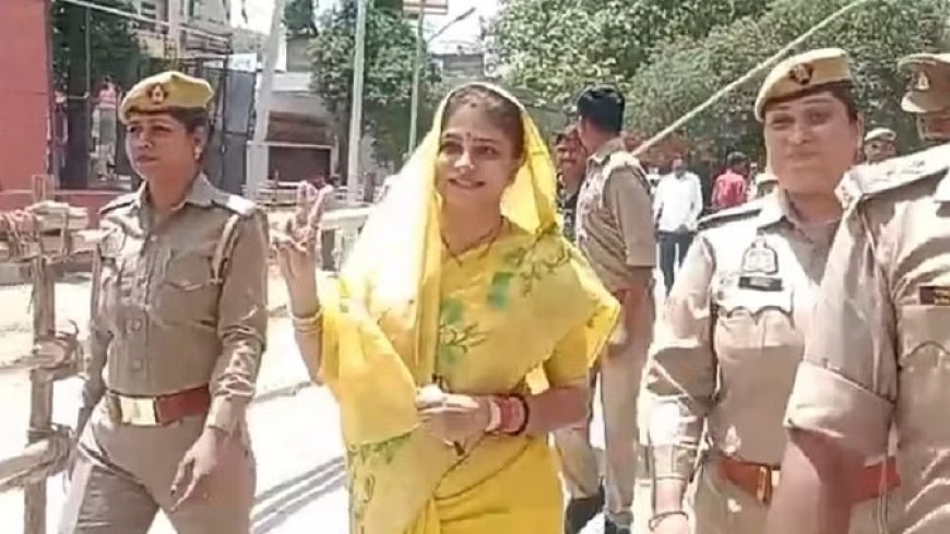 बाहुबली धनंजय सिंह की पत्नी ने गुपचुप तरीके से किया नामांकन