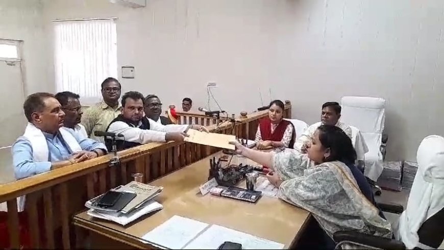 38-सुलतानपुर संसदीय निर्वाचन क्षेत्र हेतु अब तक कुल 08 प्रत्याशी द्वारा नामांकन पत्र किया गया दाखिल