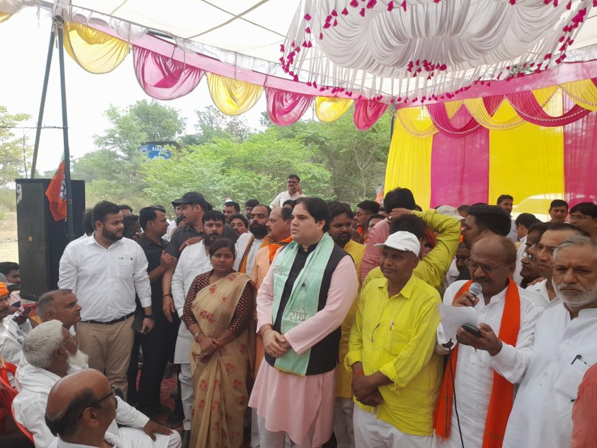 सुलतानपुर: अपनी मां के लिए चुनाव प्रचार करने सुल्तानपुर पहुंचे वरुण गांधी ने मतदाताओं से की भावुक अपील