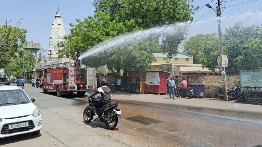 बूंदी में पारा 48 पार, गर्मी से राहत के लिए सड़कों पर हो रहा है पानी का छिड़काव