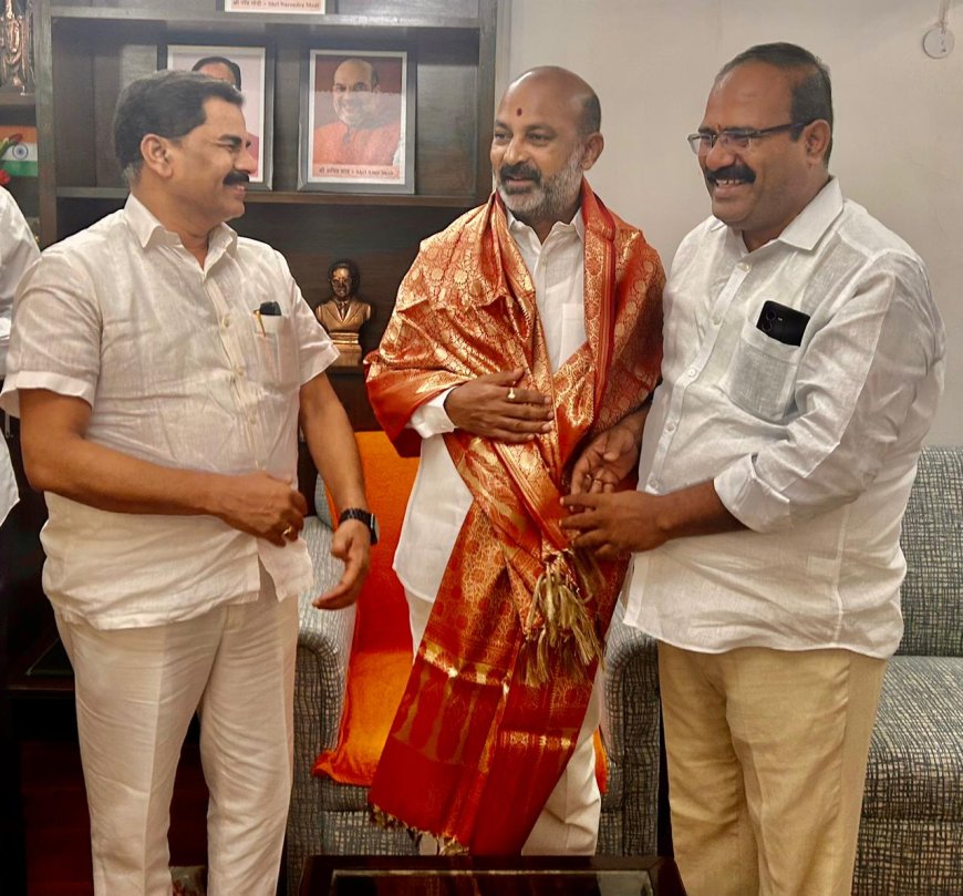 Nemalikonda Venumadhav honored the forthcoming Union Minister Bandi Sanjay