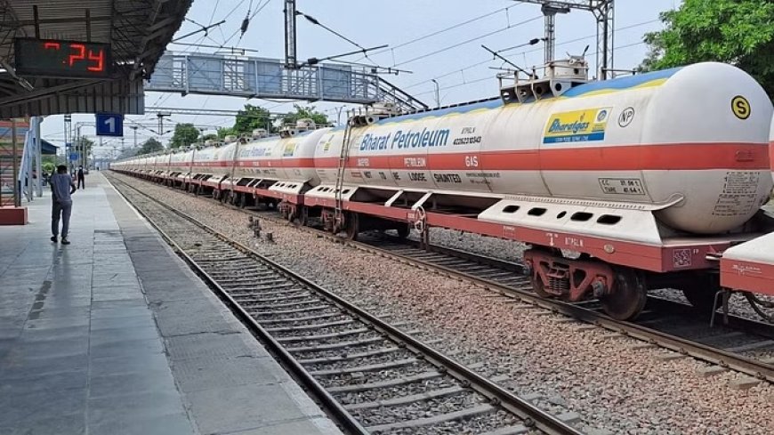 दिल्ली की बारिश ने हरियाणा में रोकी रेल, दैनिक यात्रियों को उठानी पड़ी सबसे अधिक परेशानी
