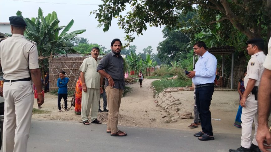 जिलाधिकारी ने सैदपुर गणेश पंचायत सरकार भवन के निर्माण हेतु चिन्हित जमीन का किया निरीक्षण
