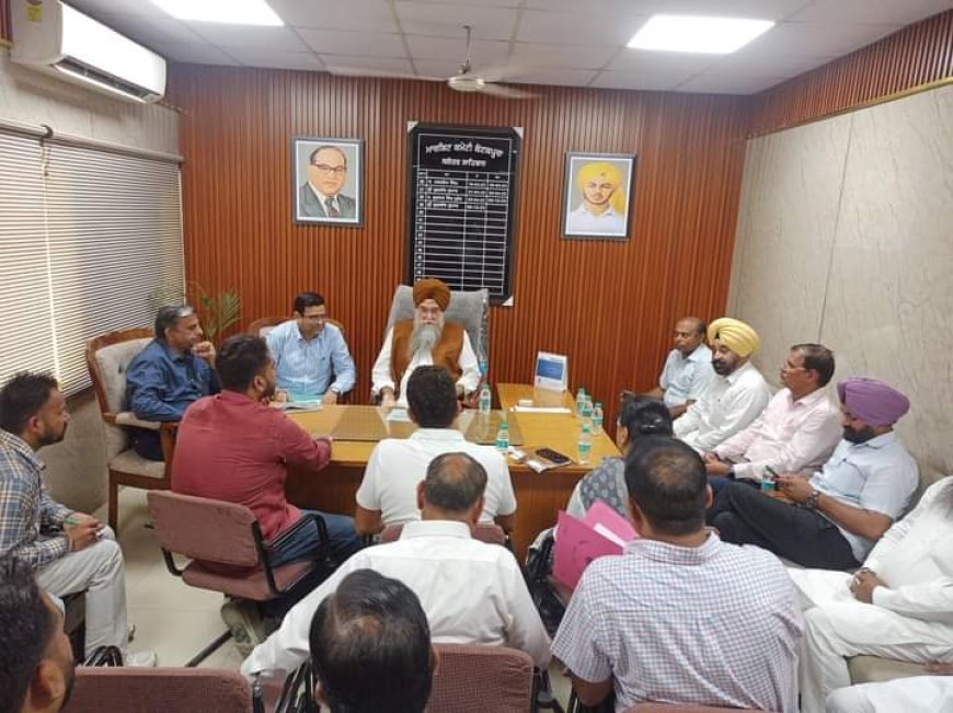 वक्ता कुलतार सिंह संधवा ने कोटकपूरा हलके के विभिन्न बाजारों का दौरा किया