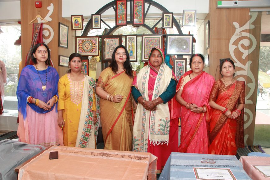 खादी मॉल, पटना में प्रदर्शनी का सफल समापन, पद्मश्री सम्मानित श्रीमती दुलारी देवी ने कलाकारों को किया सम्मानित