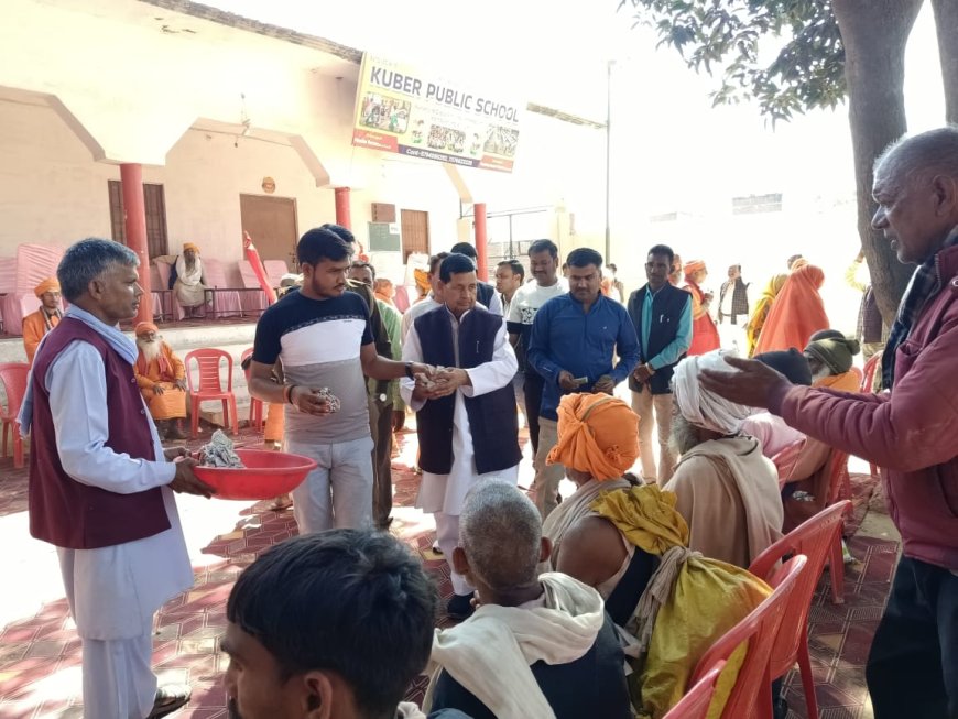 कोथावां पहुंचे परिक्रमार्थी साधु संतों का विधायक रामपाल वर्मा ने किया स्वागत