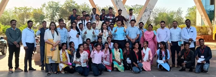 कलेक्टर द्वारा फुटवियर डिजाइन एंड डेव्लपमेंट इंस्टीट्यूट का किया भ्रमण