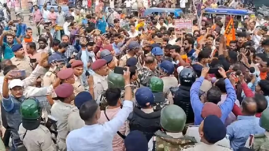 बजरंगबली और शिव मंदिर को तोड़े जाने के विरोध में बंद रहा मुजफ्फरपुर, सड़कों पर उतरा हिंदूवादी संगठन
