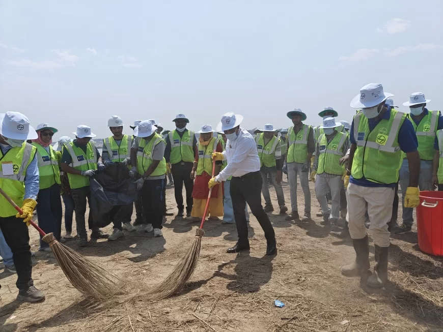 प्रयागराज सेक्टर-21 स्थित गंगा घाट पर विशेष सफाई अभियान चलाया गया