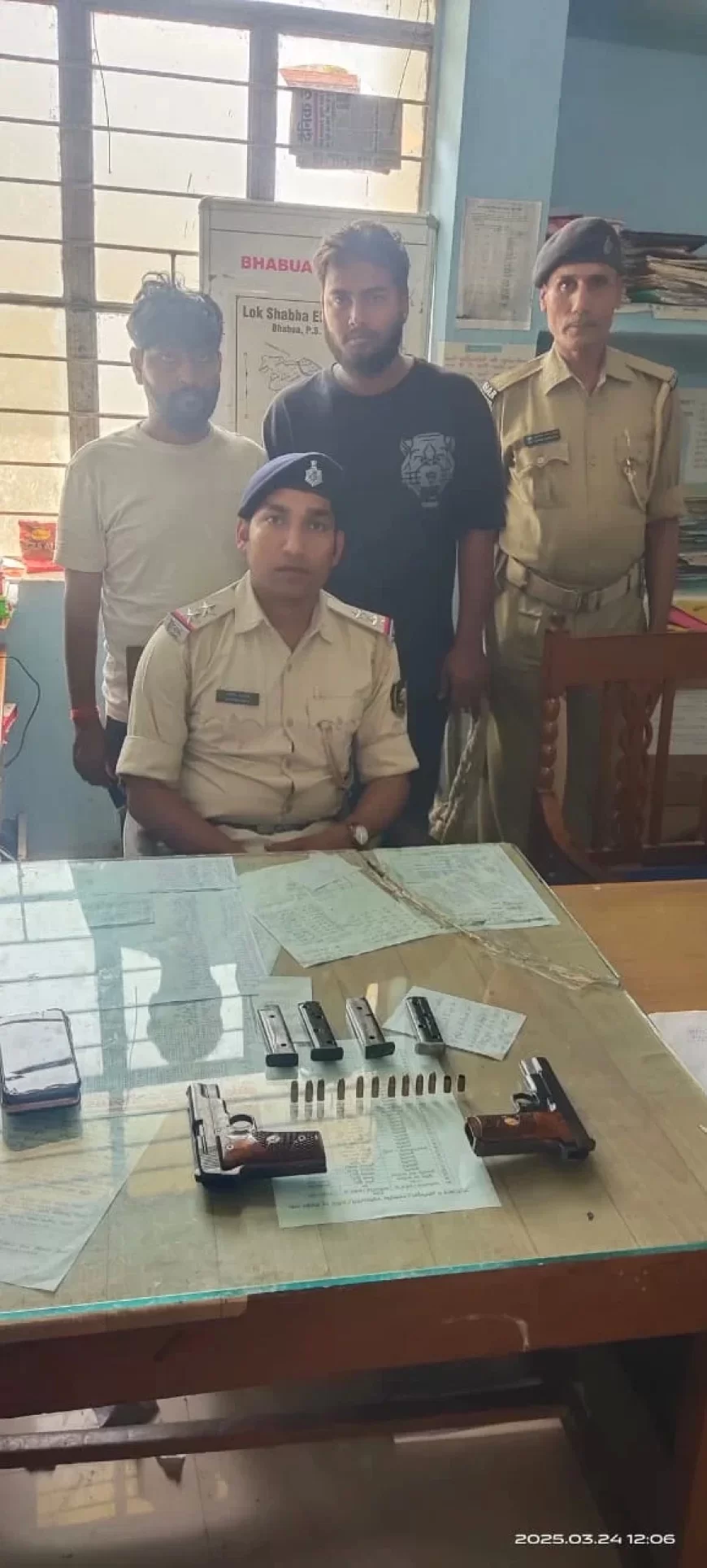 KAIMUR POLICE ARRESTED TWO ARMS SMUGGLERS WITH FIREARMS