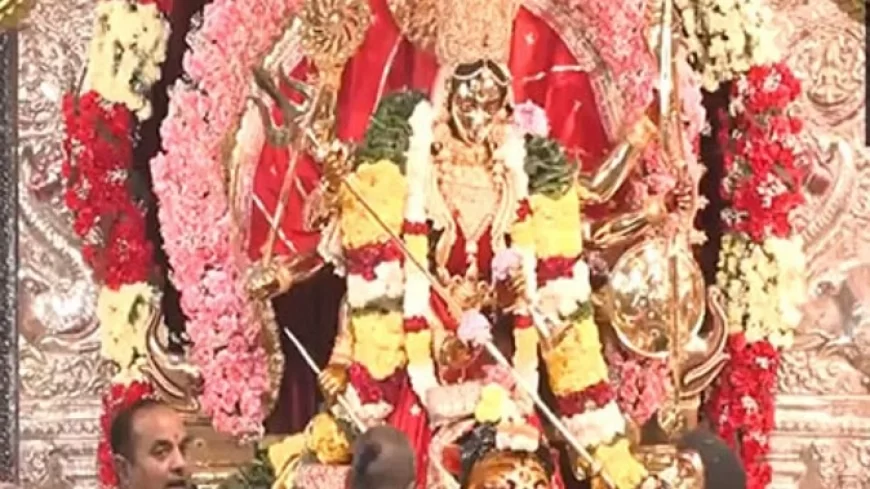 चैत्र नवरात्रि: मां शैलपुत्री की पूजा के साथ मंदिरों में शुरू हुआ नौ दिवसीय उत्सव