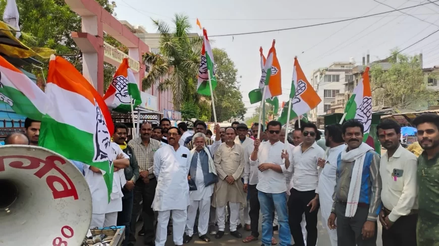 ब्लॉक कांग्रेस गुना द्वारा भाजपा के मुख्यमंत्री का विरोध प्रदर्शन, पुतला दहन किया