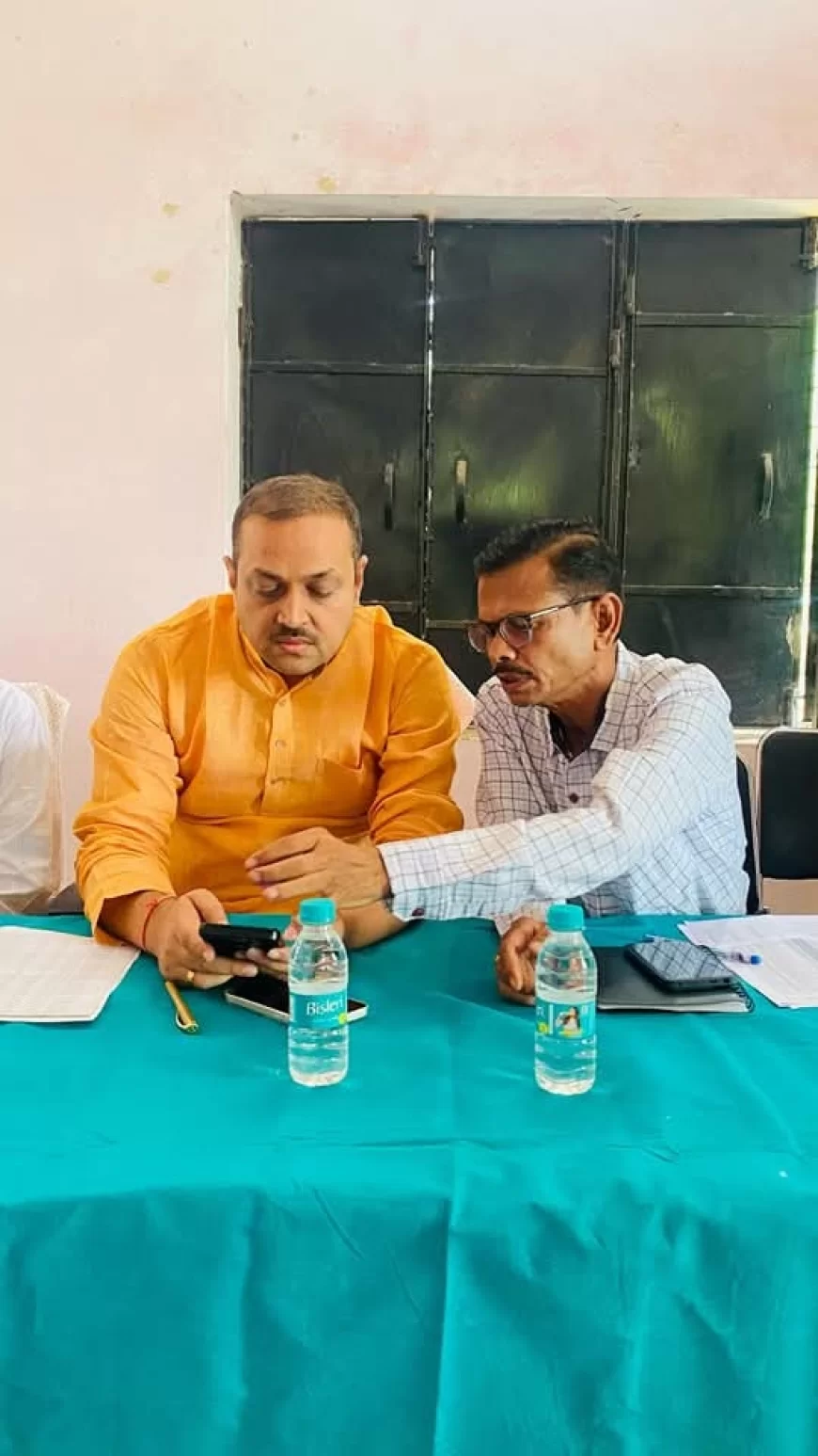 एमएलसी ने प्रवास के दौरान ग्राम चौपाल के आयोजन में आमजनमानस की सुनी जनसमस्याएं