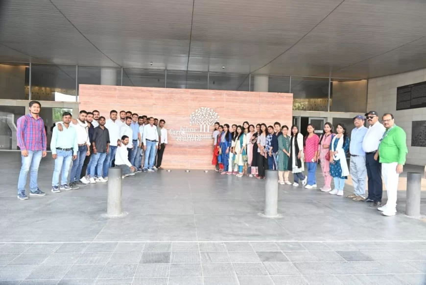 STUDENTS OF HISTORY DEPARTMENT, MAHARAJA COLLEGE ON EDUCATIONAL TOUR TO THE BIHAR ARCHIVES