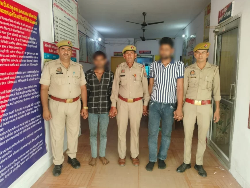 हाथरस गेट पुलिस ने चेकिंग के दौरान दो अभियुक्तों को किया गिरफ्तार, दो अवैध तमंचा व दो जिन्दा कारतूस बरामद