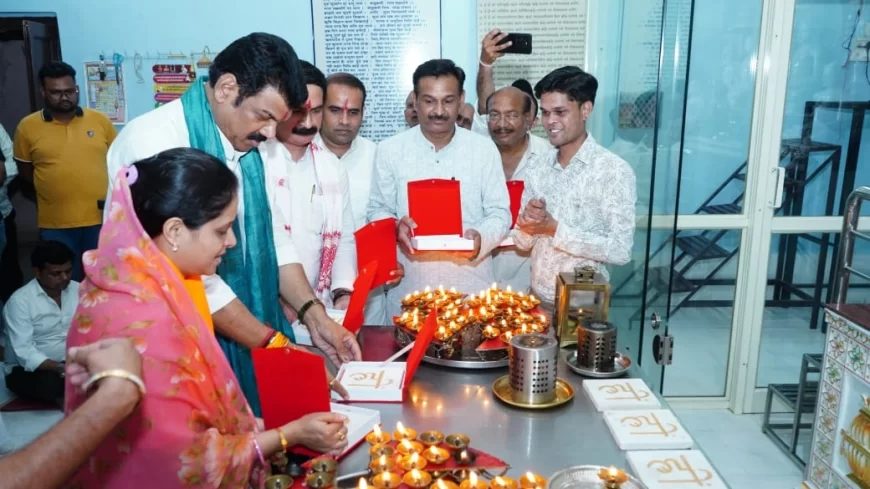प्रभारी मंत्री श्री राजपूत ने शुभोदय अतिशय तीर्थ क्षेत्र वीनागंज पहुंच आदिबाबा के किए दर्शन