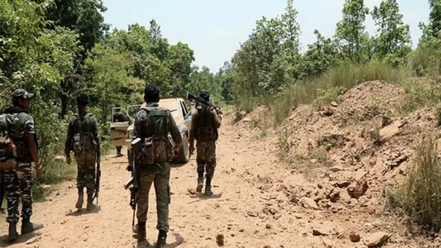 झारखंड में कोबरा कमांडो और पुलिस की नक्सलियों से मुठभेड़, छह को किया ढेर