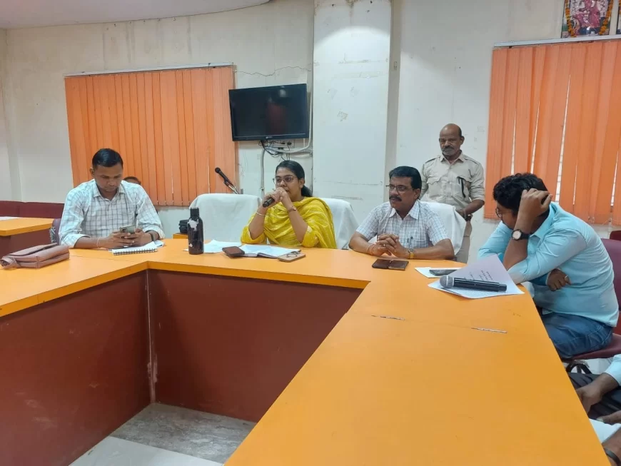 स्वच्छता टीम की बैठक में लिए अहम निर्णय, डोर-टू-डोर कचरा कलेक्शन प्रातः 06:00 बजे से तथा बाजार क्षेत्र में पुन: कचरा कलेक्शन 09:00 से 11:00 बजे तक किया जायेगा