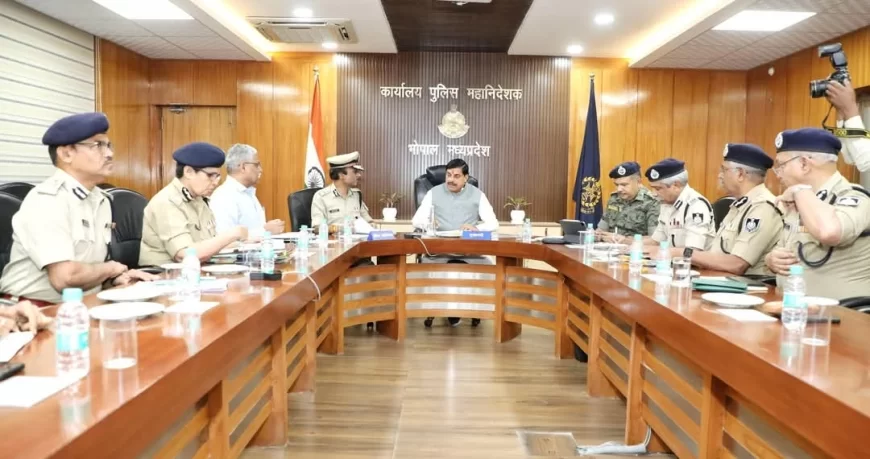 मुख्यमंत्री डॉ. मोहन यादव ने ली कानून-व्यवस्था की उच्च स्तरीय बैठक, पाकिस्तानी वीजा धारकों और संवेदनशील क्षेत्रों पर कड़ी निगरानी के निर्देश
