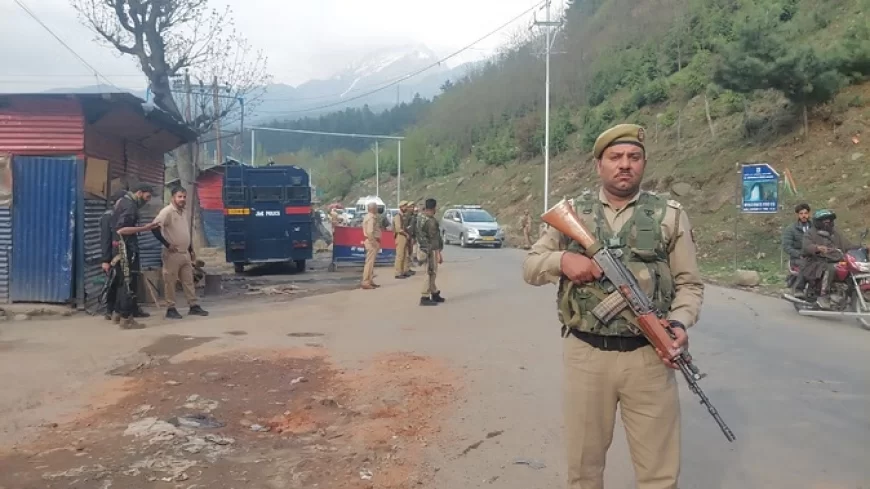 पहलगाम हमले के बाद ताबड़तोड़ एक्शन: खाना, ठिकाना और भी दिया था बहुत कुछ, बडगाम में आतंकियों के दो मददगार पकड़े