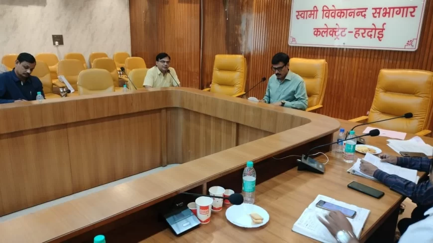 विद्यार्थियों को व्यावसायिक प्रशिक्षण की व्यवस्था की जाये:- जिलाधिकारी