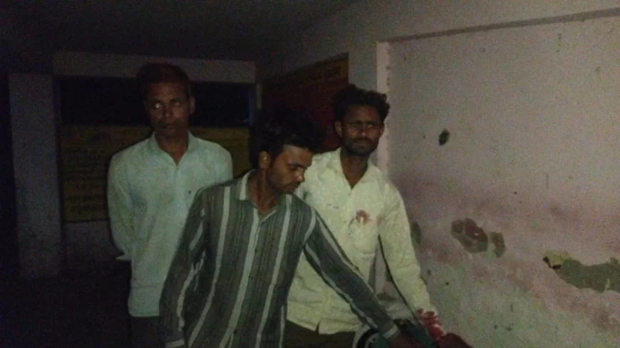 तेज रफ्तार चौपहिया वाहन की चपेट में आए युवक की मौत साथी घायल, मृतक युवक वाइक से दवा लेने कस्बा कम्पिल आया था