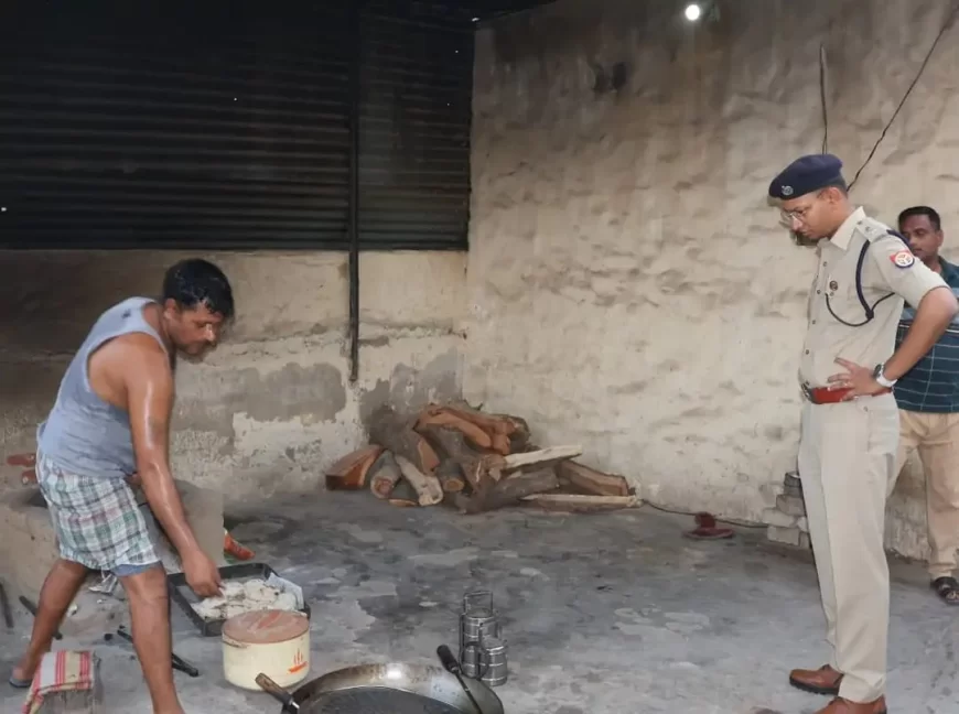 एसएसपी ने राया और जमुनापार पुलिस थानों किया आकस्मिक निरीक्षण, पुलिसकर्मियों में मचा हड़कंप, कमी मिलने पर जताई नाराजगी
