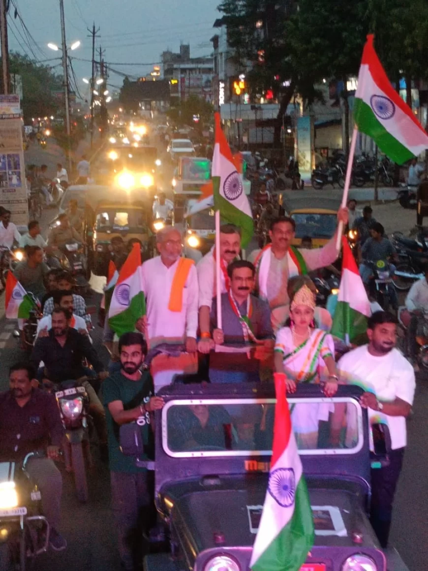 ऑपरेशन सिंदूर की सफलता और सेना के सम्मान में बूढ़े बालाजी मंडल ने निकाली बाइक तिरंगा यात्रा