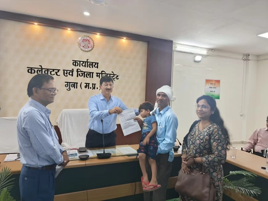 जन्म से मूक-बधिर सुमन को मिला सुनने और बोलने का अवसर, कलेक्टर श्री कन्याल की संवेदनशील पहल से कोक्लियर इंप्लांट सर्जरी हेतु मिली 6.50 लाख की सहायता राशि
