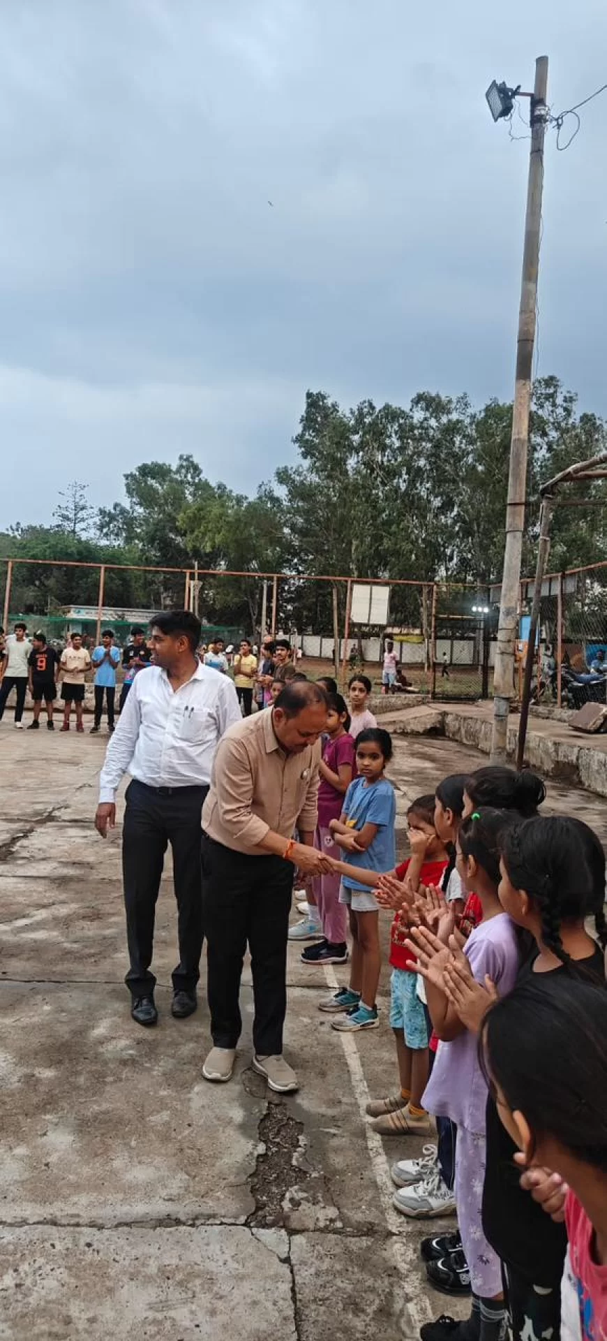 गति रणनीति एवं टीमवर्क का समावेश है बास्केटबॉल - राजेश अग्रवाल, बास्केटबॉल टूर्नामेंट के आयोजन में बोले मुख्य अतिथि
