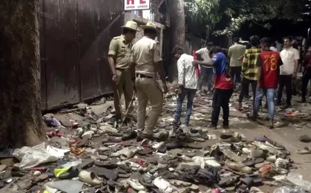 भगदड़ मामले में हुई पहली गिरफ्तारी, आरसीबी के मार्केटिंग हेड को पुलिस ने एयरपोर्ट से किया गिरफ्तार